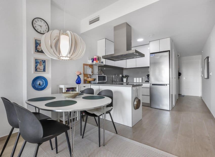 3 bedroom Apartment for sale in Torrevieja with pool - € 299,900 (Ref: 9671125)