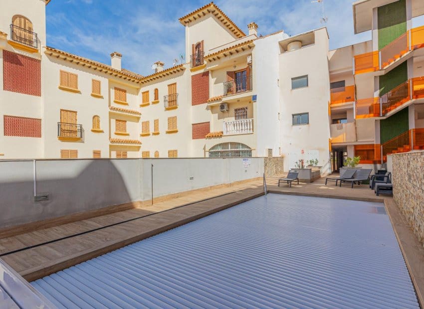3 bedroom Apartment for sale in Torrevieja with pool - € 299,900 (Ref: 9671125)