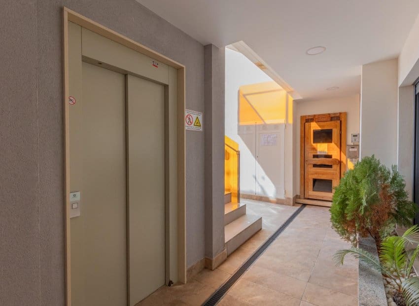 3 bedroom Apartment for sale in Torrevieja with pool - € 299,900 (Ref: 9671125)