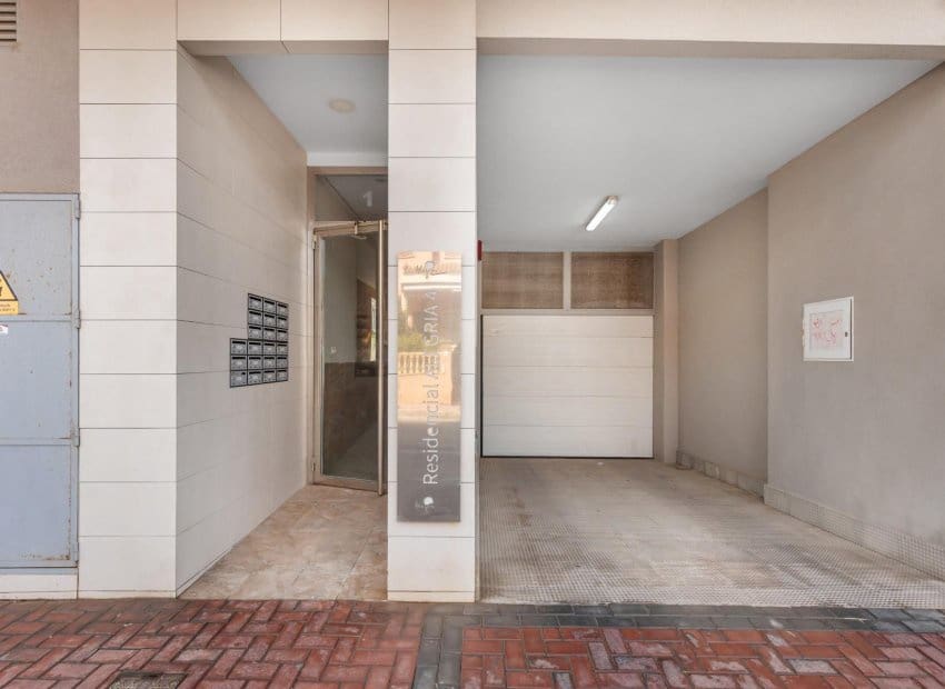 3 bedroom Apartment for sale in Torrevieja with pool - € 299,900 (Ref: 9671125)