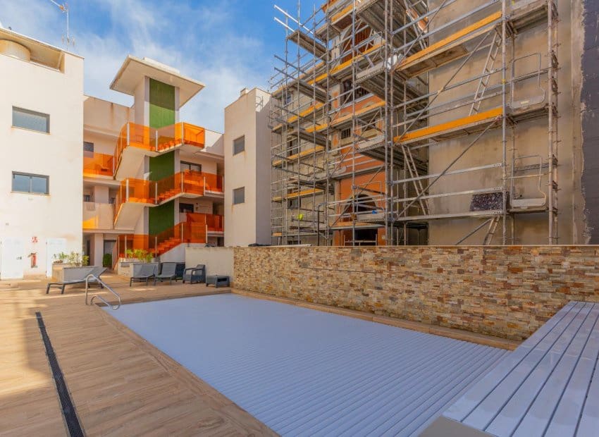 3 bedroom Apartment for sale in Torrevieja with pool - € 299,900 (Ref: 9671125)