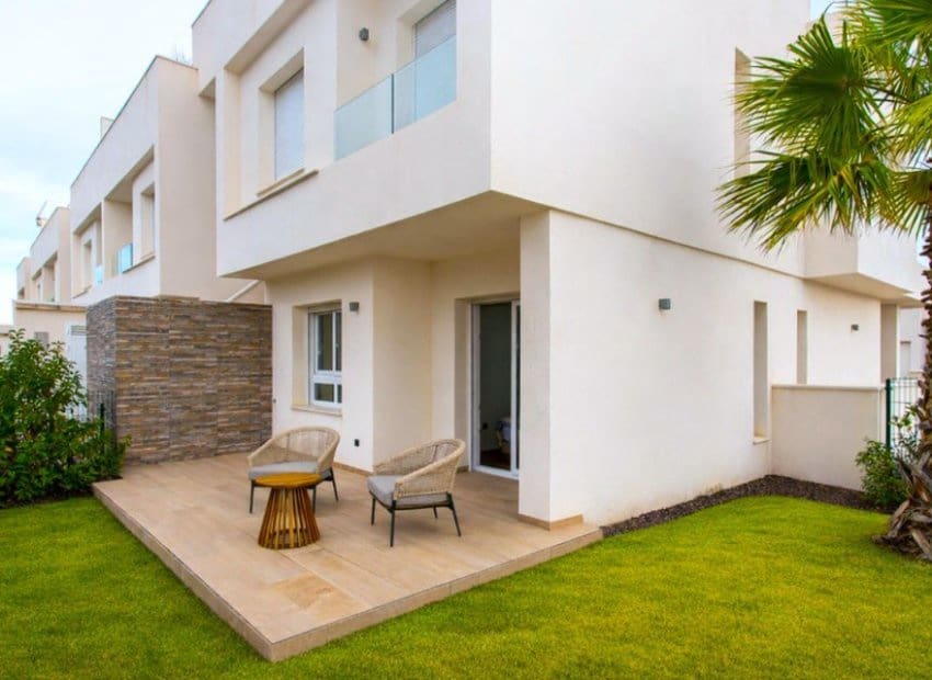 Apartamento de 2 habitaciones en Algorfa en venta con piscina - 295.000 € (Ref: 9671128)