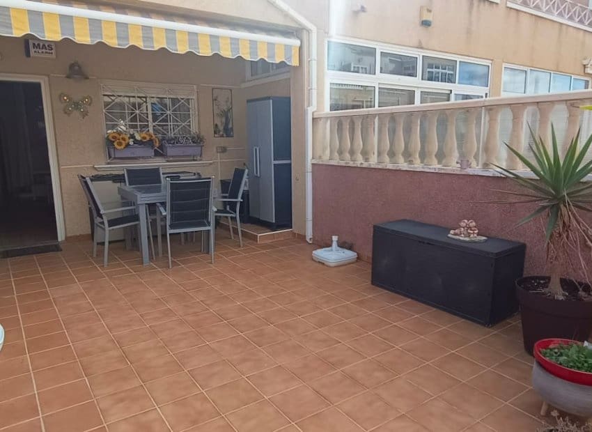 2 bedroom Villa for sale in Orihuela Costa with pool - € 185,000 (Ref: 9671129)