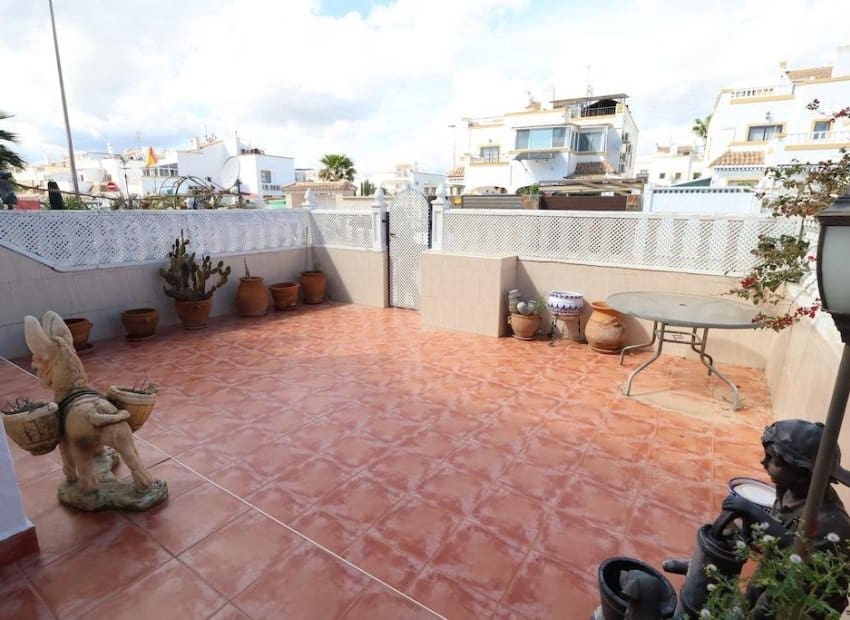 2 quarto Apartamento para venda em Torrevieja com piscina - 148 000 € (Ref: 9675986)