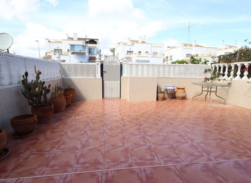 2 quarto Apartamento para venda em Torrevieja com piscina - 148 000 € (Ref: 9675986)