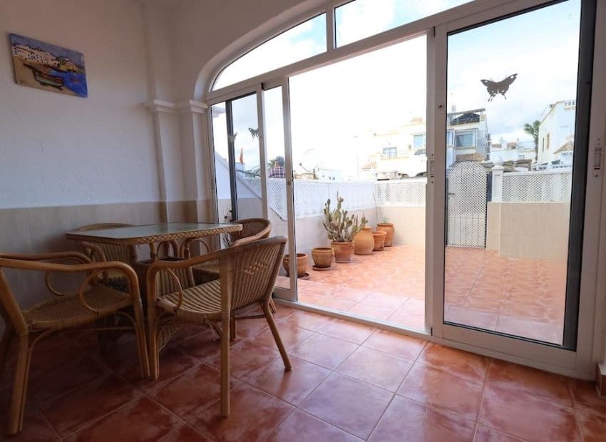 2 quarto Apartamento para venda em Torrevieja com piscina - 148 000 € (Ref: 9675986)