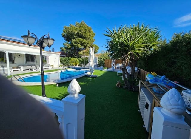 4 bedroom Villa for sale in San Fulgencio with pool - € 520,000 (Ref: 9680612)
