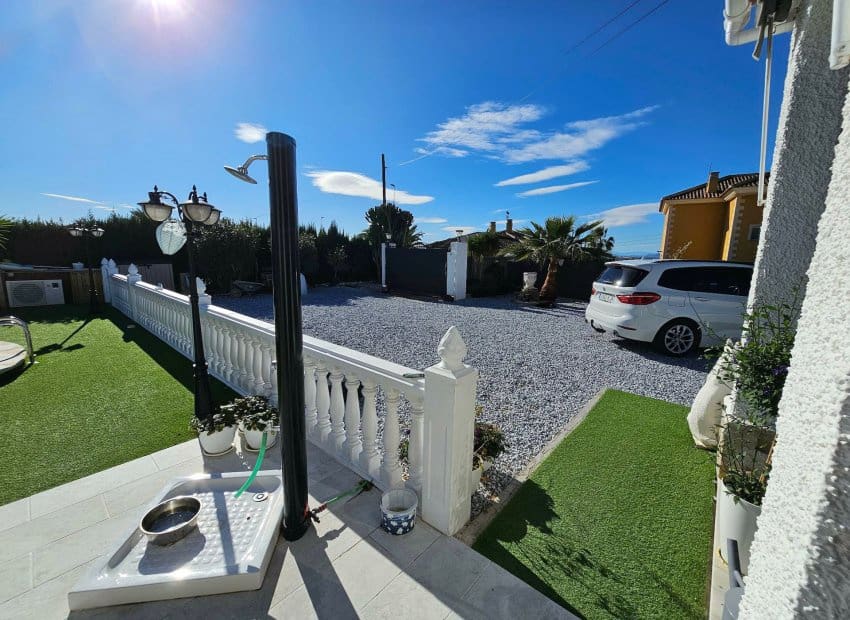 4 bedroom Villa for sale in San Fulgencio with pool - € 520,000 (Ref: 9680612)