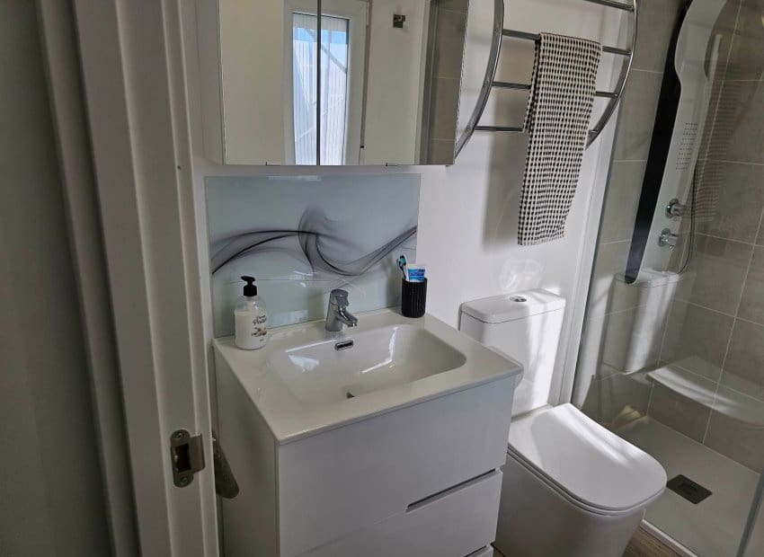 4 bedroom Villa for sale in San Fulgencio with pool - € 520,000 (Ref: 9680612)