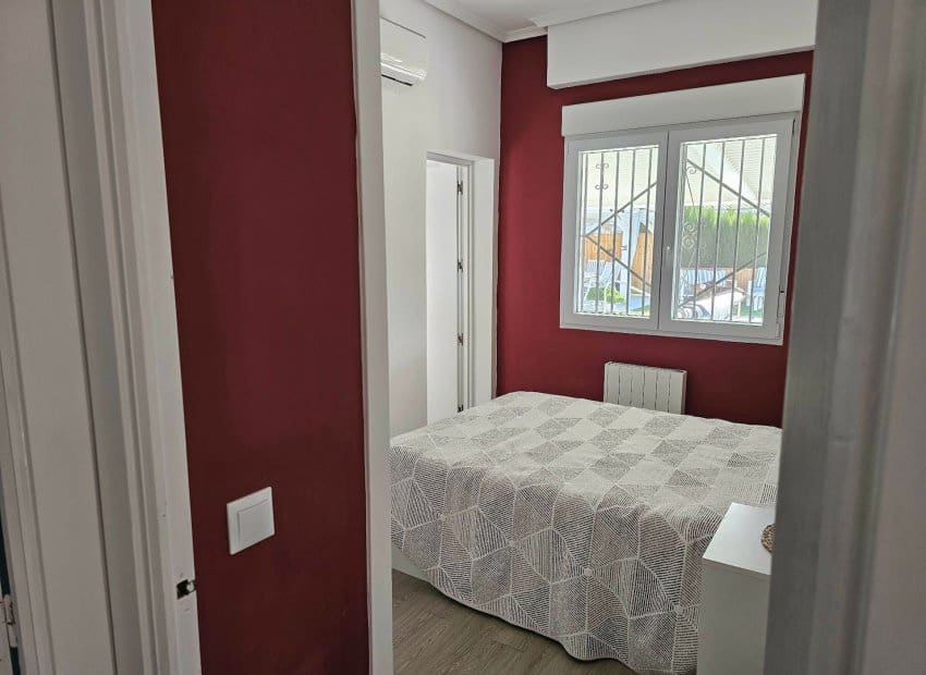 4 bedroom Villa for sale in San Fulgencio with pool - € 520,000 (Ref: 9680612)