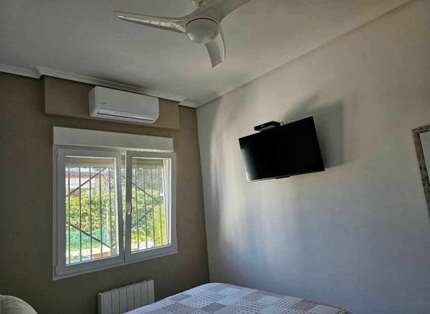 4 bedroom Villa for sale in San Fulgencio with pool - € 520,000 (Ref: 9680612)