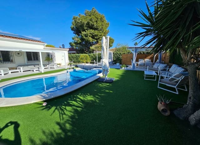 4 bedroom Villa for sale in San Fulgencio with pool - € 520,000 (Ref: 9680612)