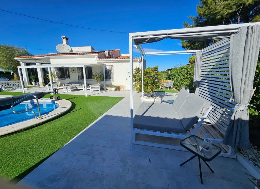 4 bedroom Villa for sale in San Fulgencio with pool - € 520,000 (Ref: 9680612)