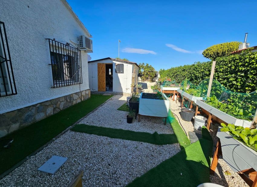 4 bedroom Villa for sale in San Fulgencio with pool - € 520,000 (Ref: 9680612)