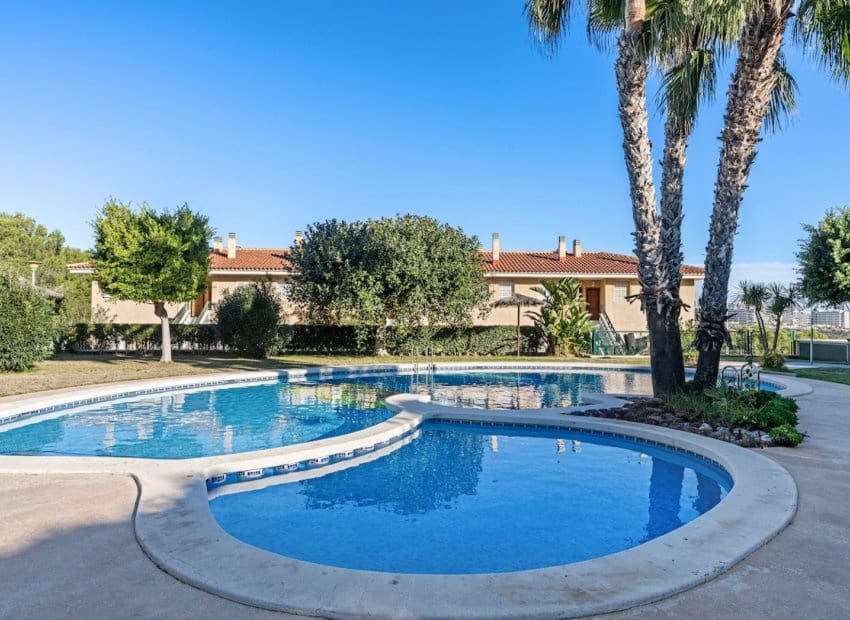 2 Zimmer Apartment zu verkaufen in Gran Alacant mit Pool - 249.000 € (Ref: 9680613)