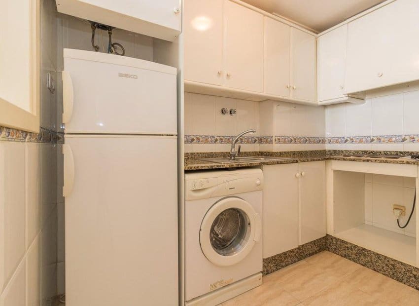 2 slaapkamer Appartement te koop in Torrevieja - € 120.000 (Ref: 9683231)