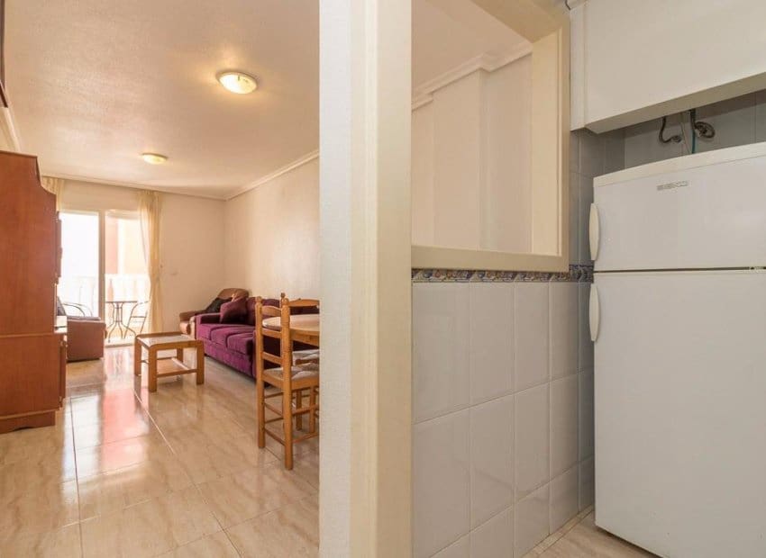 2 slaapkamer Appartement te koop in Torrevieja - € 120.000 (Ref: 9683231)