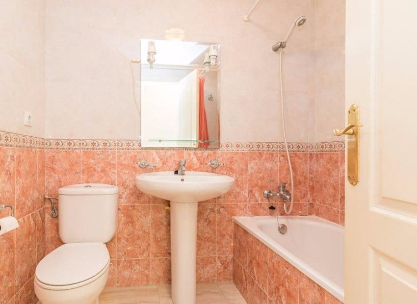 2 slaapkamer Appartement te koop in Torrevieja - € 120.000 (Ref: 9683231)