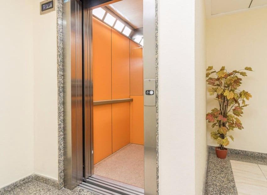 2 slaapkamer Appartement te koop in Torrevieja - € 120.000 (Ref: 9683231)