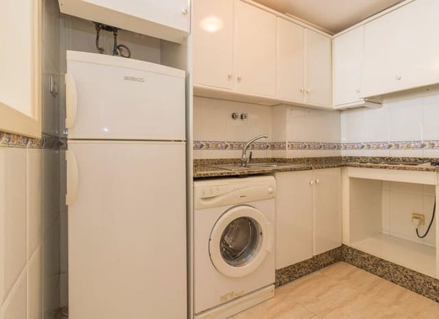 2 slaapkamer Appartement te koop in Centro - Muelle Pesquero, Torrevieja - € 120.000 (Ref: 9683231)