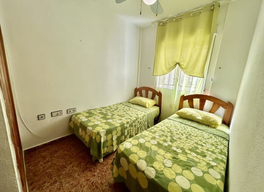 2 bedroom Apartment for sale in Torrevieja with pool - € 148,000 (Ref: 9683232)