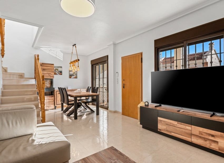 3 Zimmer Haus zu verkaufen in San Miguel de Salinas mit Pool - 219.000 € (Ref: 9685625)