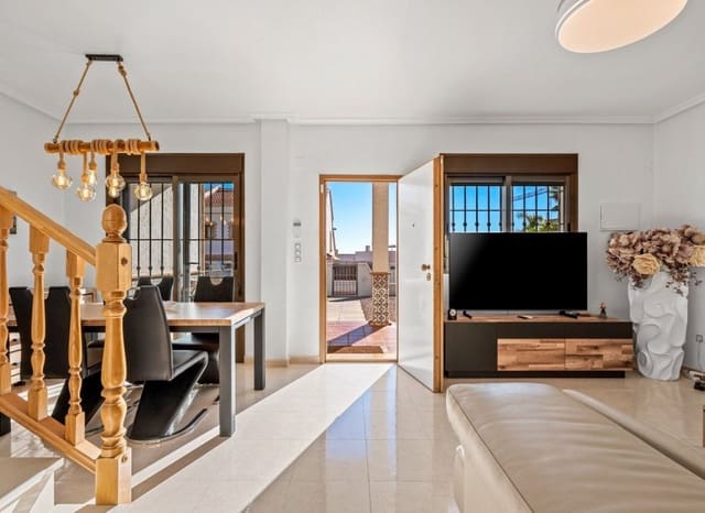 3 Zimmer Haus zu verkaufen in San Miguel de Salinas mit Pool - 219.000 € (Ref: 9685625)