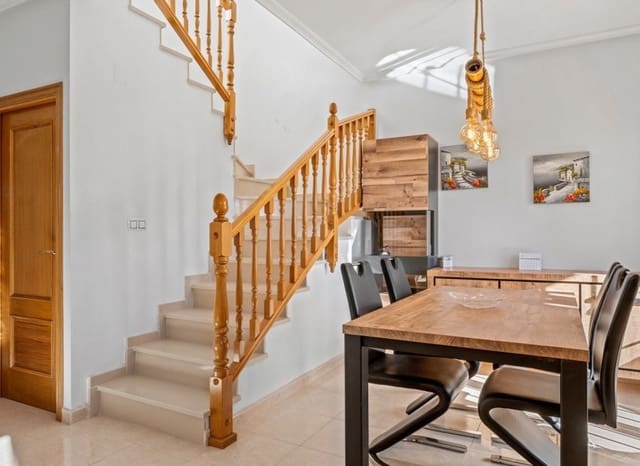 3 Zimmer Haus zu verkaufen in San Miguel de Salinas mit Pool - 219.000 € (Ref: 9685625)