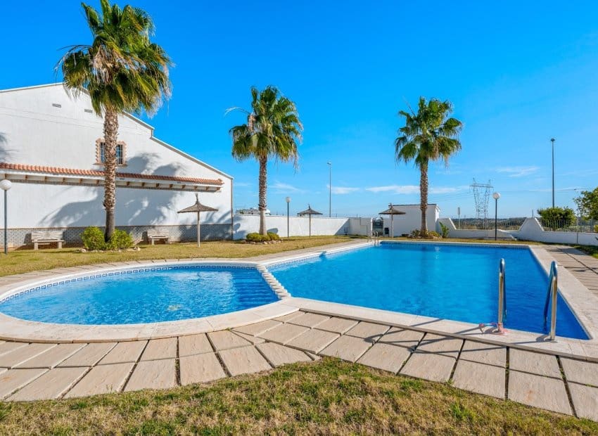3 Zimmer Haus zu verkaufen in San Miguel de Salinas mit Pool - 219.000 € (Ref: 9685625)