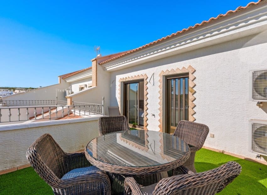 3 Zimmer Haus zu verkaufen in San Miguel de Salinas mit Pool - 219.000 € (Ref: 9685625)