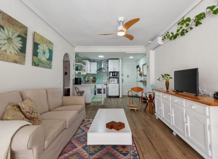 2 slaapkamer Appartement te koop in Torrevieja - € 227.000 (Ref: 9685628)