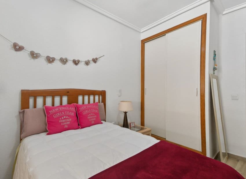 2 slaapkamer Appartement te koop in Torrevieja - € 227.000 (Ref: 9685628)