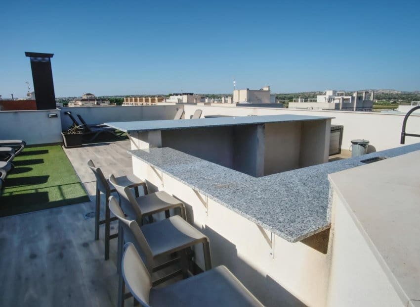 2 bedroom Apartment for sale in Formentera del Segura with pool - € 195,000 (Ref: 9685629)