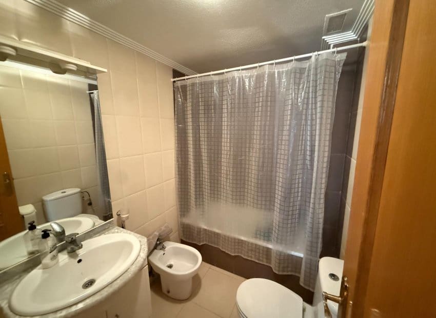 2 sypialnia Apartament na sprzedaż w Torrevieja - 115 000 € (Ref: 9685630)