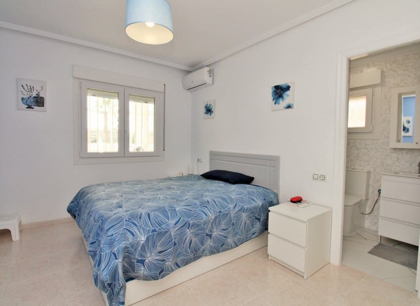 2 quarto Apartamento para venda em Villamartin com piscina - 259 000 € (Ref: 9696681)