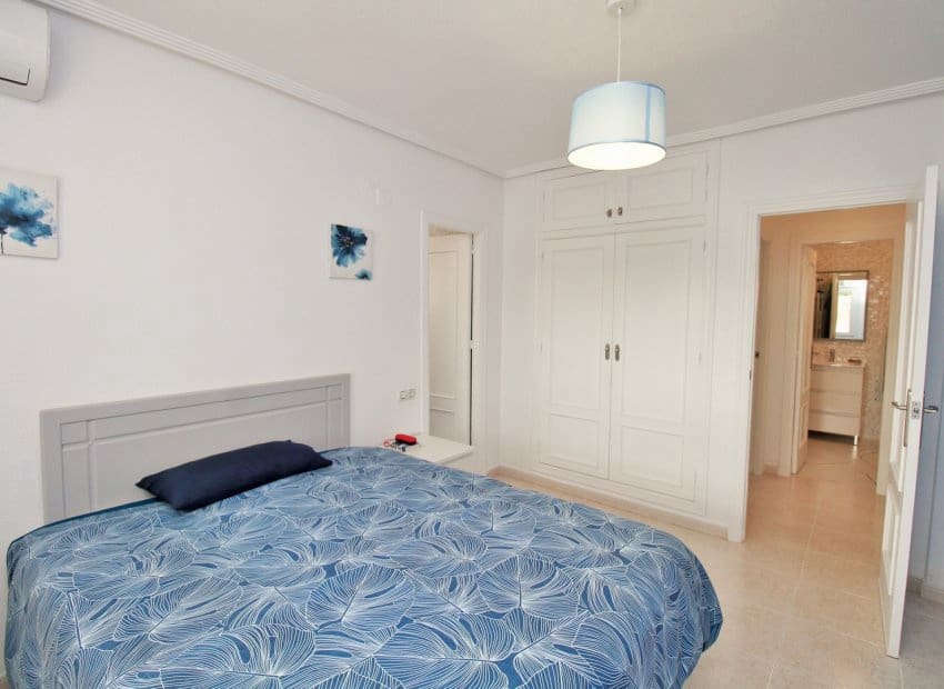 2 quarto Apartamento para venda em Villamartin com piscina - 259 000 € (Ref: 9696681)