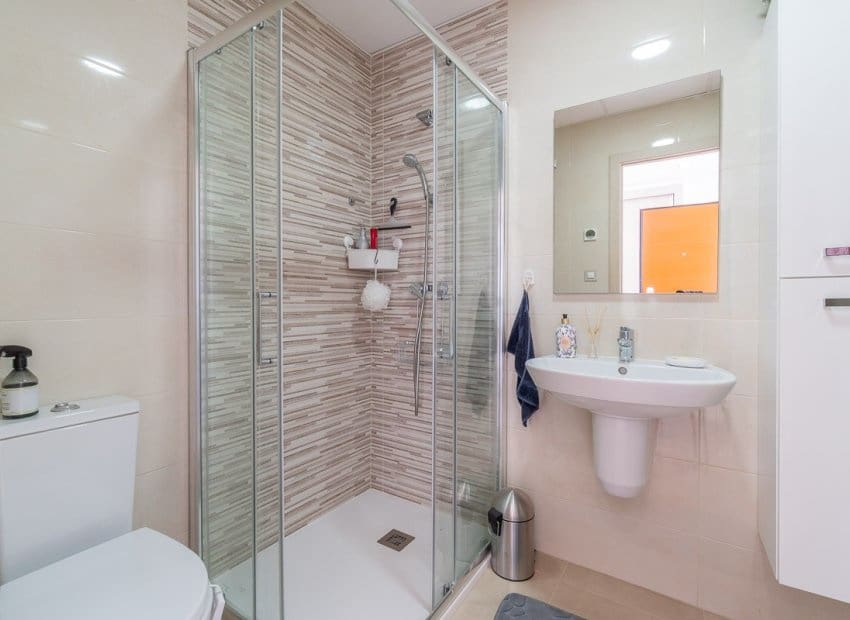 2 bedroom Apartment for sale in Dehesa de Campoamor with pool - € 299,000 (Ref: 9696683)