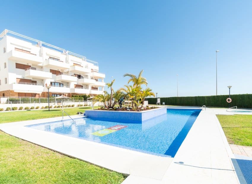 2 bedroom Apartment for sale in Dehesa de Campoamor with pool - € 299,000 (Ref: 9696683)