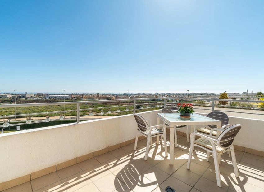 2 bedroom Apartment for sale in Dehesa de Campoamor with pool - € 299,000 (Ref: 9696683)
