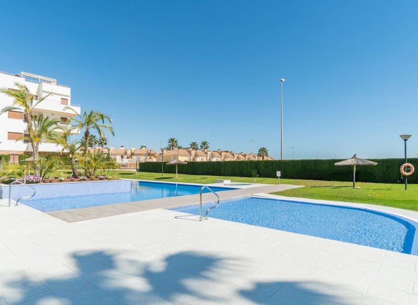 2 bedroom Apartment for sale in Dehesa de Campoamor with pool - € 299,000 (Ref: 9696683)