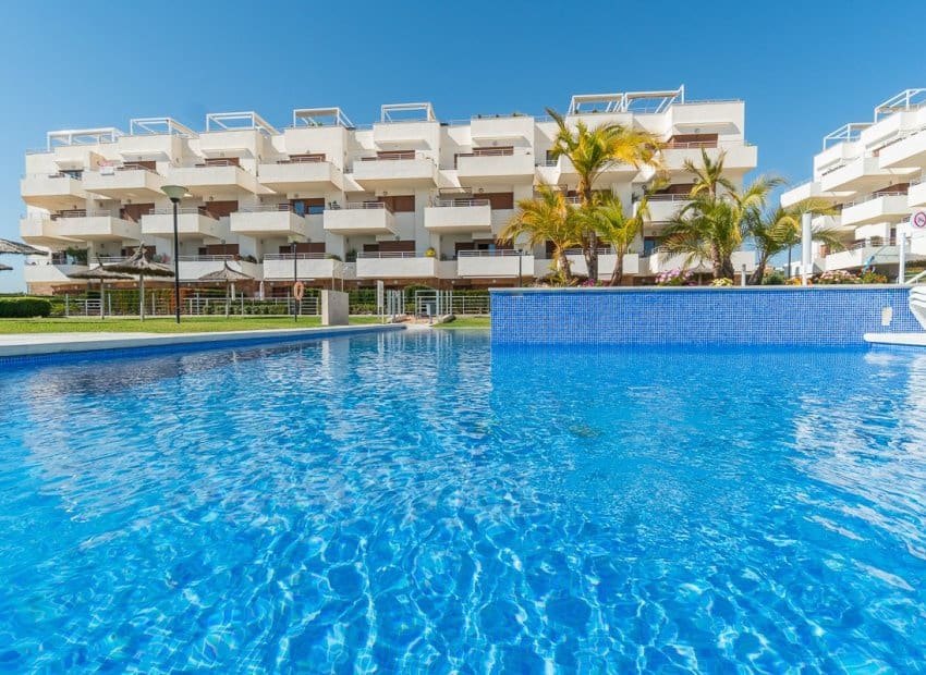 2 bedroom Apartment for sale in Dehesa de Campoamor with pool - € 299,000 (Ref: 9696683)