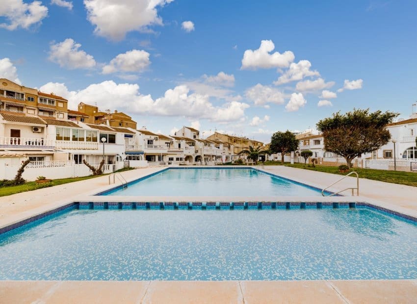 3 camera da letto Casa in vendita in Torrevieja con piscina - 249.900 € (Rif: 9696686)