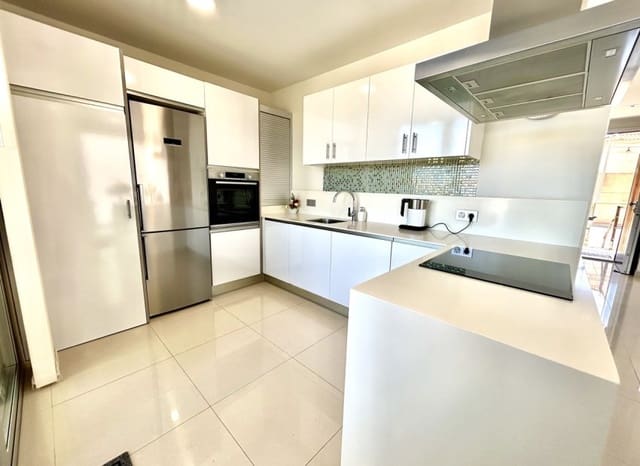 Chalet de 3 habitaciones en Villamartin, Orihuela en venta con piscina - 550.000 € (Ref: 9696687)