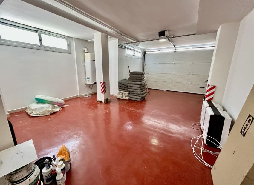 Chalet de 3 habitaciones en Villamartin en venta con piscina - 550.000 € (Ref: 9696687)