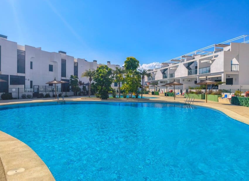 2 soverom Leilighet til salgs i Pilar de la Horadada med svømmebasseng - € 265 000 (Ref: 9699841)