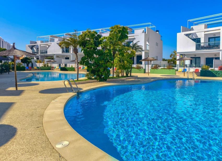 2 soverom Leilighet til salgs i Pilar de la Horadada med svømmebasseng - € 265 000 (Ref: 9699841)