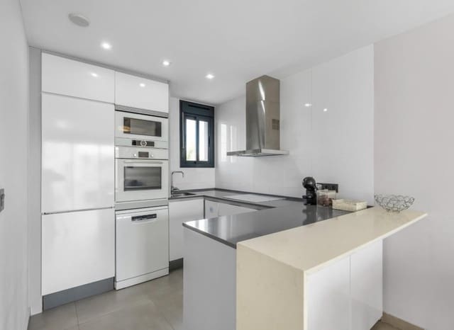 2 soveværelse Lejlighed til salg i Punta Prima, Torrevieja med swimmingpool - € 269.900 (Ref: 9699842)