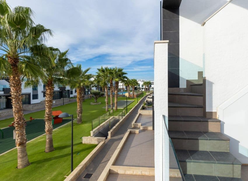 2 soveværelse Lejlighed til salg i Punta Prima med swimmingpool - € 269.900 (Ref: 9699842)