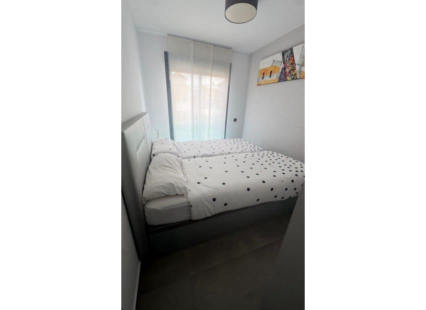 2 soveværelse Lejlighed til salg i Punta Prima med swimmingpool - € 279.900 (Ref: 9705902)