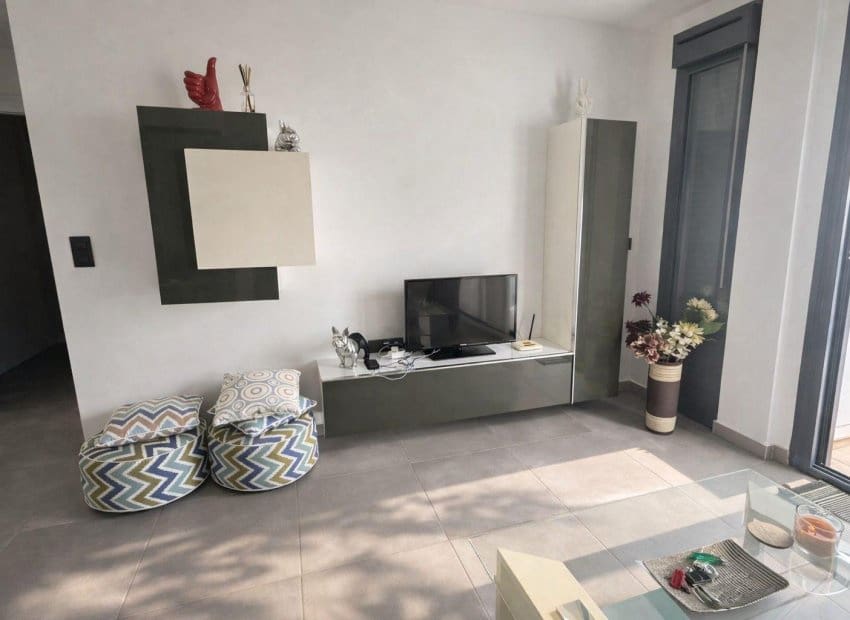 2 soveværelse Lejlighed til salg i Punta Prima med swimmingpool - € 279.900 (Ref: 9705902)